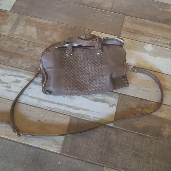 Large, Brown , 5 compartment satchel - Picture 5 of 7